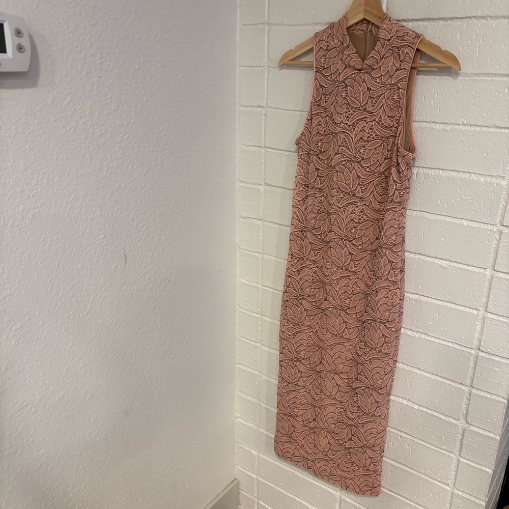 Dress the Population Norah body con dress in pink lace